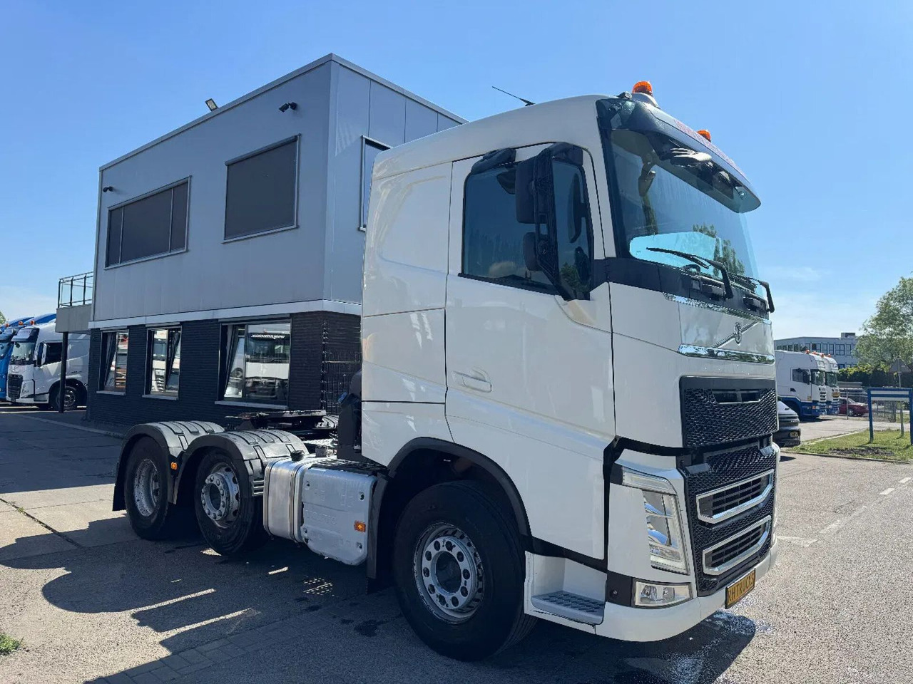 Volvo FH 460 6X2 - EURO 6 + LIFTING AXLE - Тягач: фото 3 Volvo FH 460 6X2 - EURO 6 + LIFTING AXLE - Тягач: фото 3