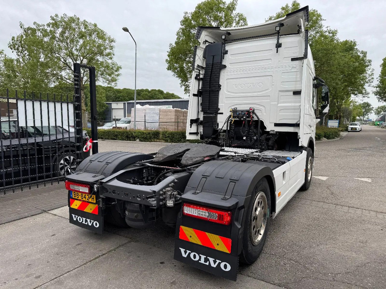 Volvo FM 380 4X2 EURO 6 NEW FACE SKIRTS AIRCO SPOILERS - Тягач: фото 5 Volvo FM 380 4X2 EURO 6 NEW FACE SKIRTS AIRCO SPOILERS - Тягач: фото 5