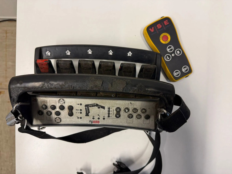 Van Hool VHLO-205 AN, HIAB 099E-1HIPRO REMOTE CONTROLE - Бортовий напівпричіп/ Платформа: фото 3 Van Hool VHLO-205 AN, HIAB 099E-1HIPRO REMOTE CONTROLE - Бортовий напівпричіп/ Платформа: фото 3