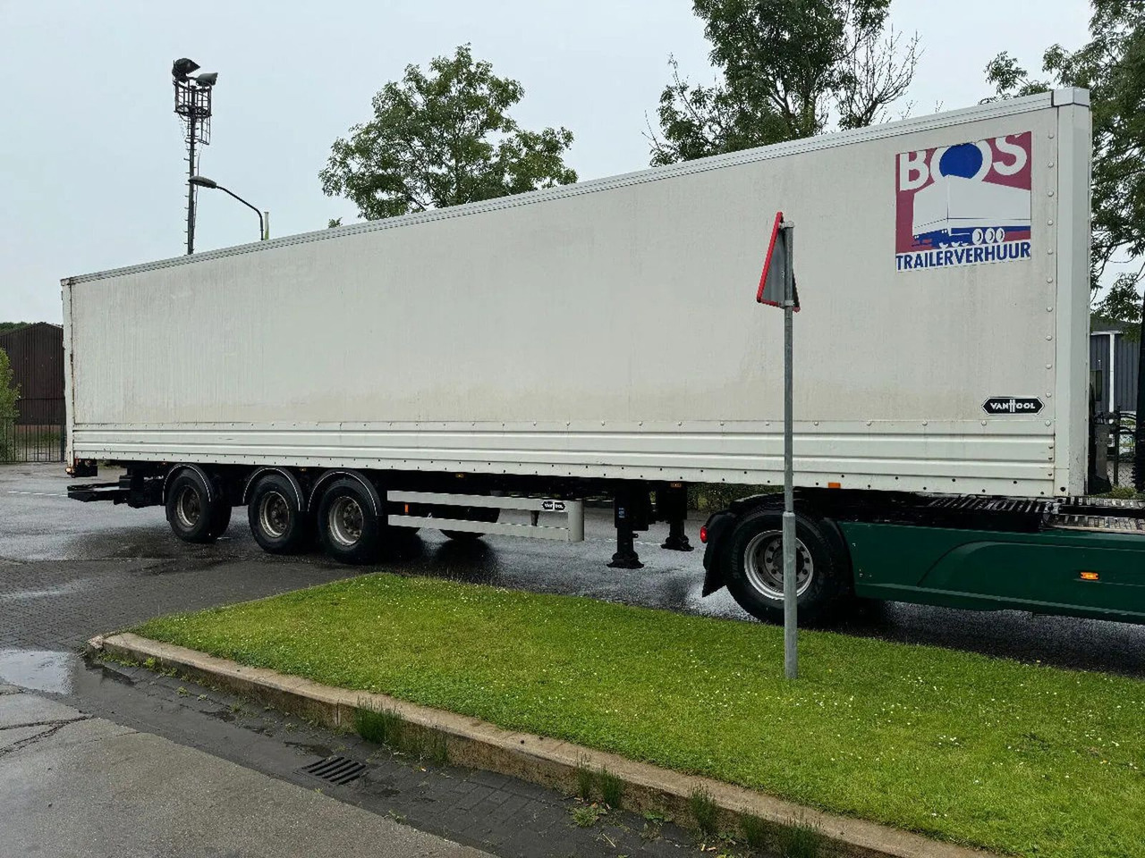 Vanhool 3B2014 - BPW + STEERING AXLE + LOADLIFT - Закритий кузов напівпричіп: фото 2 Vanhool 3B2014 - BPW + STEERING AXLE + LOADLIFT - Закритий кузов напівпричіп: фото 2