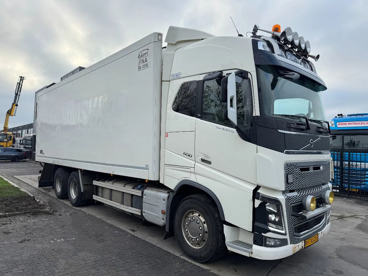 Volvo FH 16.650 6X4 - EURO 6 + CARRIER SUPRA 750 - Рефрижератор вантажівка: фото 3 Volvo FH 16.650 6X4 - EURO 6 + CARRIER SUPRA 750 - Рефрижератор вантажівка: фото 3