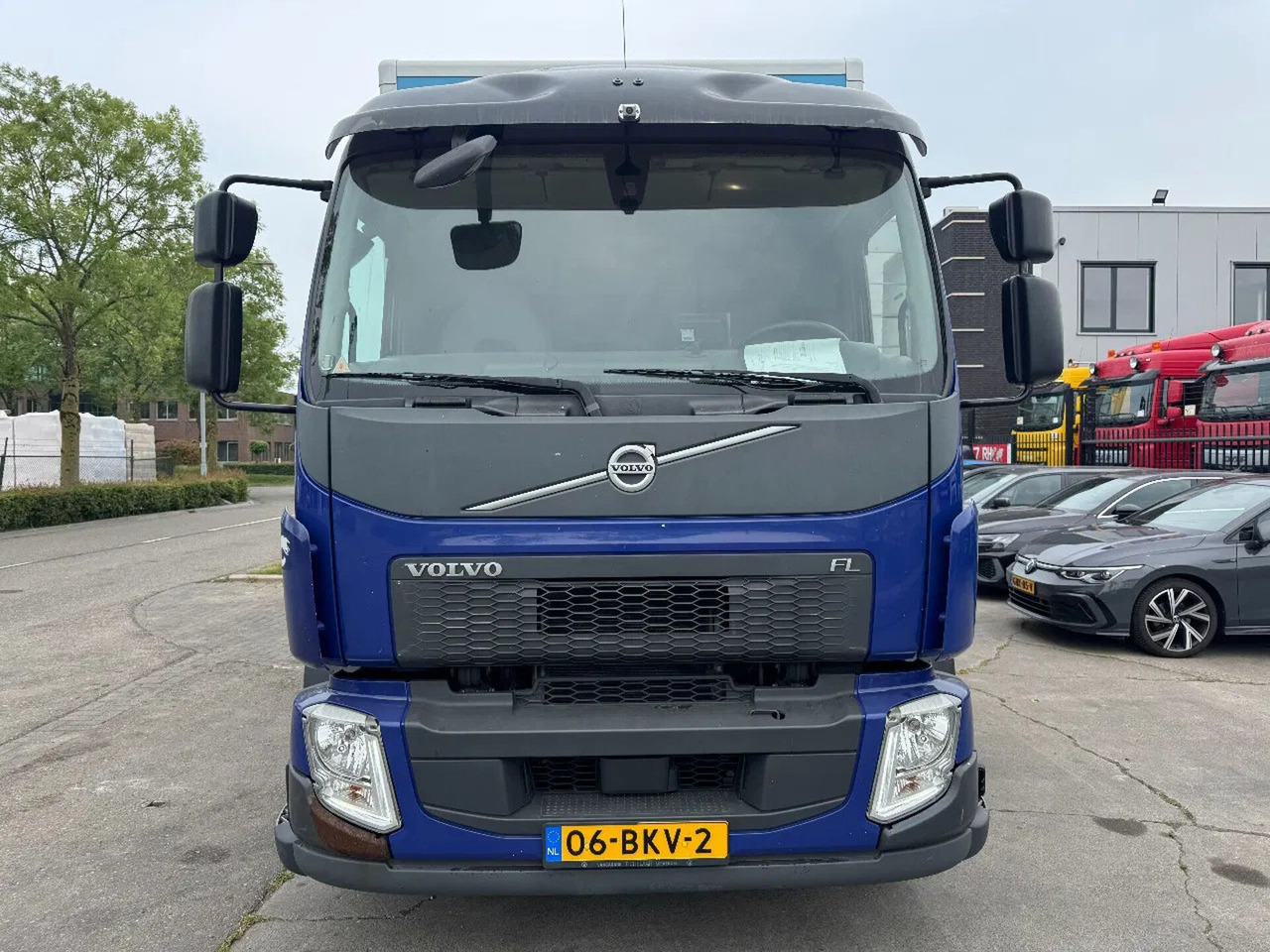 Volvo FL 250 4X2 - EURO 6 + DHOLLANDIA LIFT + TÜV 04-2 - Вантажівка з закритим кузовом: фото 2 Volvo FL 250 4X2 - EURO 6 + DHOLLANDIA LIFT + TÜV 04-2 - Вантажівка з закритим кузовом: фото 2