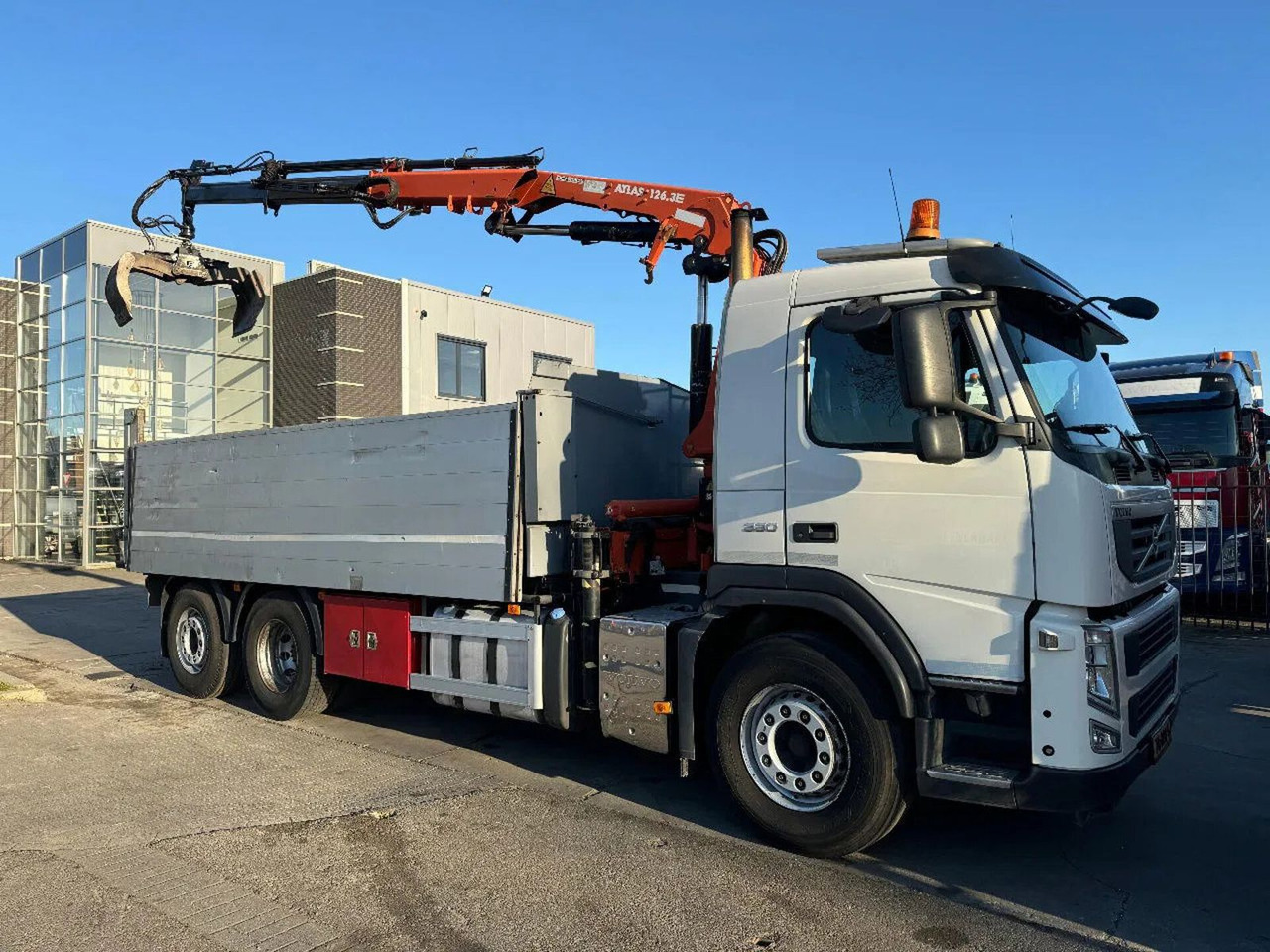 Volvo FM 330 6X2 - EURO 5 + ATLAS 126.3E A2 + REMOTE + - Вантажівка з маніпулятором: фото 2 Volvo FM 330 6X2 - EURO 5 + ATLAS 126.3E A2 + REMOTE + - Вантажівка з маніпулятором: фото 2