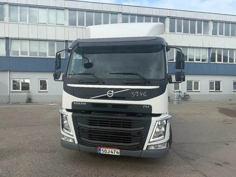 Volvo FM 330 FM 330 6X2 GESTUURD MET KM 235315 - Вантажівка шасі: фото 3 Volvo FM 330 FM 330 6X2 GESTUURD MET KM 235315 - Вантажівка шасі: фото 3