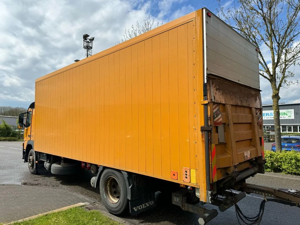 Volvo FM 370 4X2 EURO 6 + CARGOBOX + CARGOLIFT ZEPRO - Вантажівка з закритим кузовом: фото 5 Volvo FM 370 4X2 EURO 6 + CARGOBOX + CARGOLIFT ZEPRO - Вантажівка з закритим кузовом: фото 5