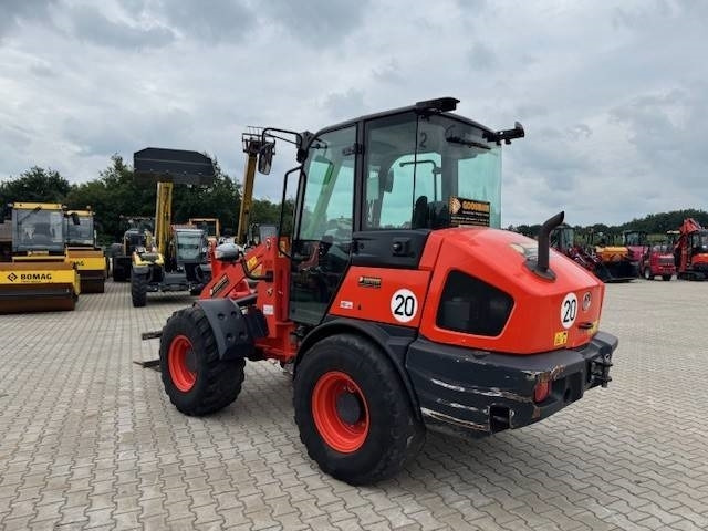 KUBOTA R090 - Колісний навантажувач: фото 2 KUBOTA R090 - Колісний навантажувач: фото 2