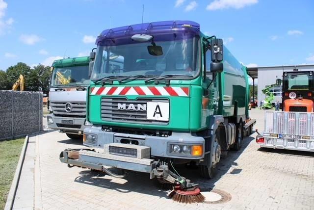 MAN M 2000 - Підмітально-прибиральна машина: фото 1 MAN M 2000 - Підмітально-прибиральна машина: фото 1