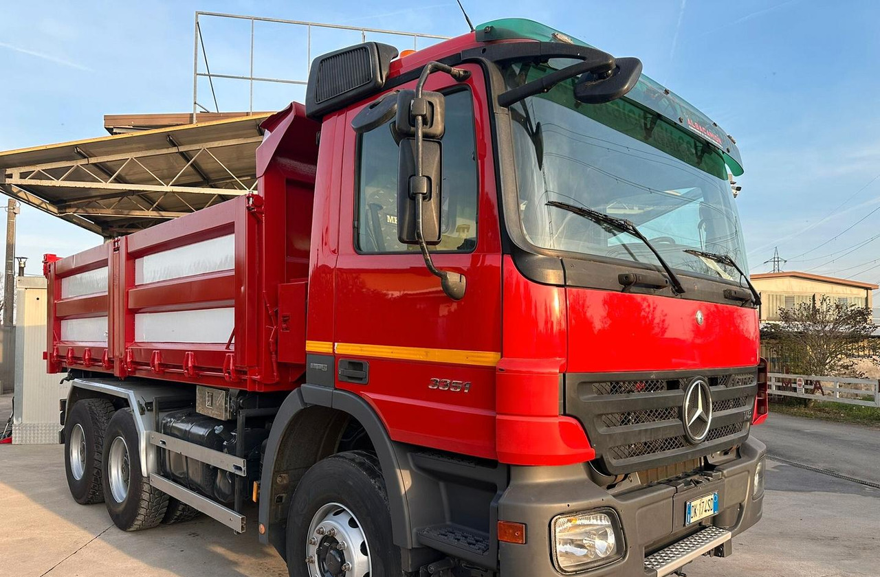 Mercedes Actros 3 assi 33 51 euro 5 - Бортова вантажівка/ Платформа: фото 1 Mercedes Actros 3 assi 33 51 euro 5 - Бортова вантажівка/ Платформа: фото 1