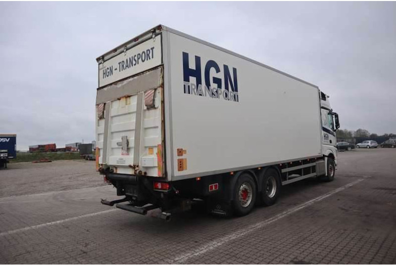 Mercedes-Benz Actros 2551 6X2-4 fast kasse - Вантажівка з закритим кузовом: фото 3 Mercedes-Benz Actros 2551 6X2-4 fast kasse - Вантажівка з закритим кузовом: фото 3