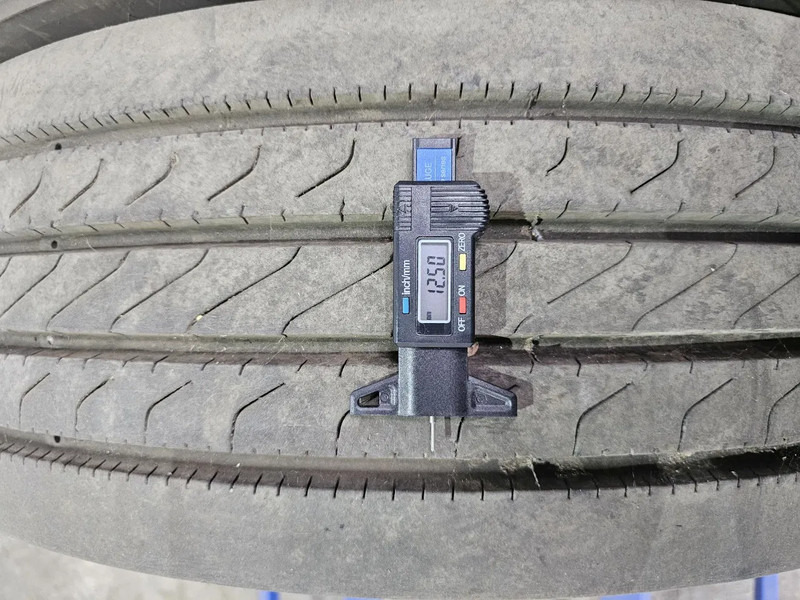 DUNLOP 275/70R22.5 - 12mm profile - Шина в категорії Вантажівки: фото 2 DUNLOP 275/70R22.5 - 12mm profile - Шина в категорії Вантажівки: фото 2