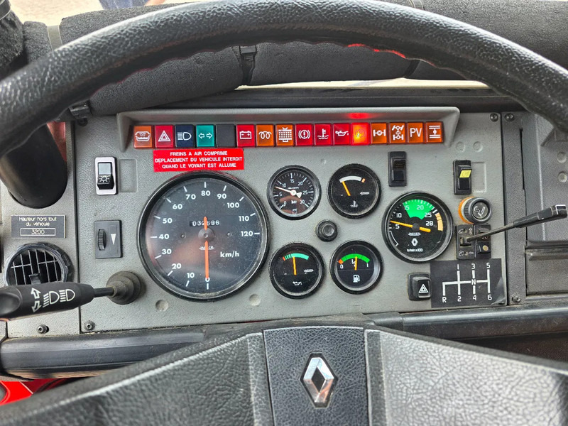 Пожежна машина Renault Midliner 210 M210 - 40BCA230: фото 11 Пожежна машина Renault Midliner 210 M210 - 40BCA230: фото 11