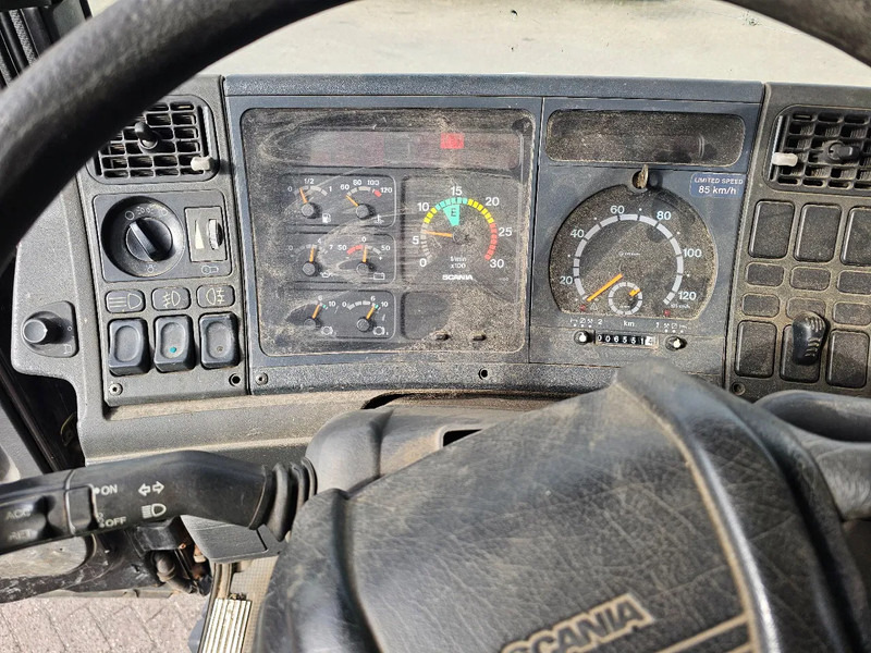 Вантажівка з закритим кузовом Scania P114-340 CP14: фото 19