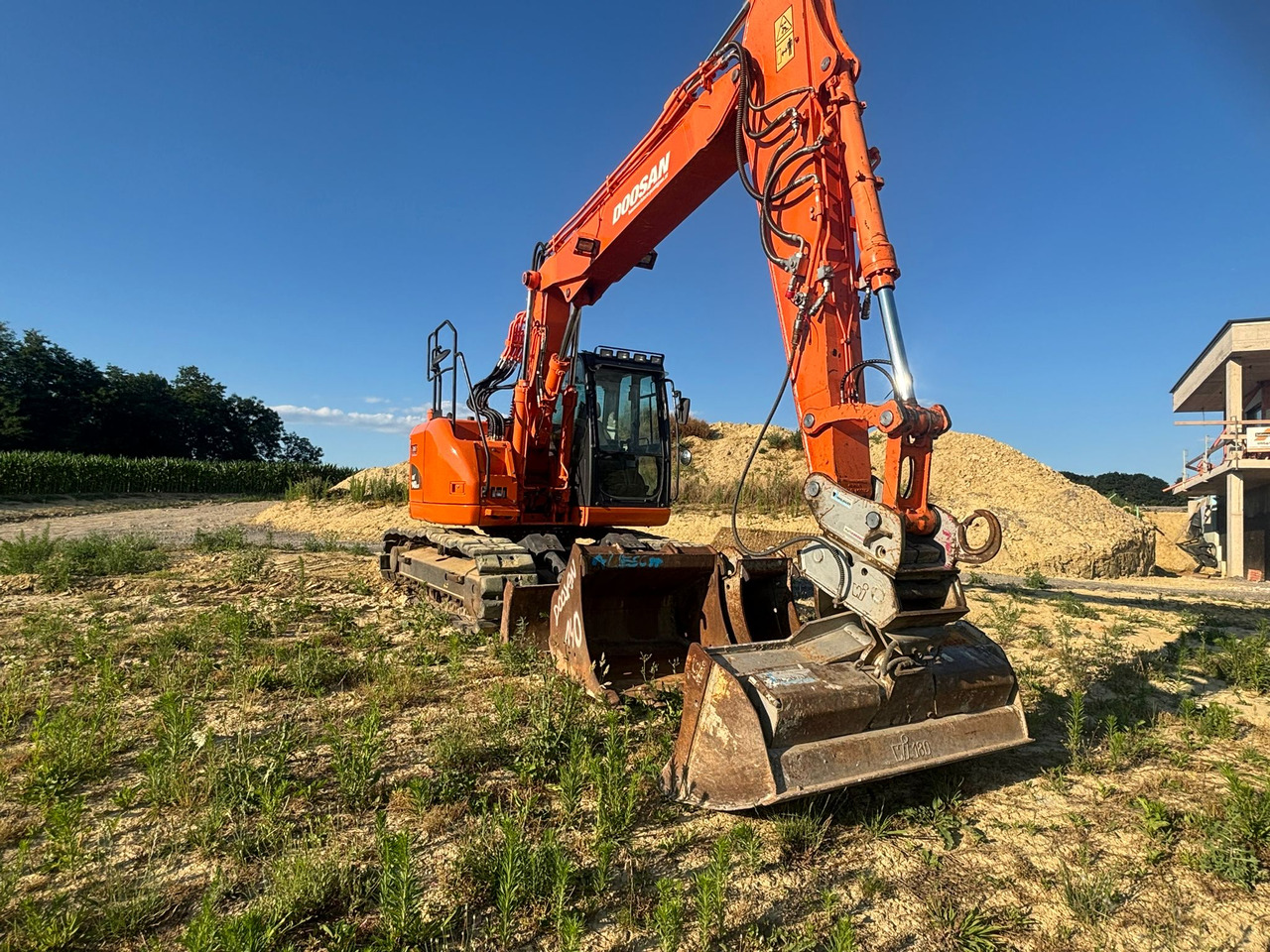 DOOSAN DX 140 LCR-3 - Гусеничний екскаватор: фото 3 DOOSAN DX 140 LCR-3 - Гусеничний екскаватор: фото 3