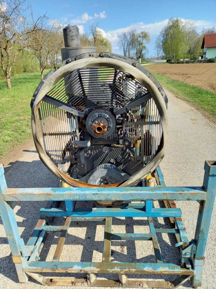 KOMATSU S6D125E-2 - Двигун в категорії Бульдозери: фото 2 KOMATSU S6D125E-2 - Двигун в категорії Бульдозери: фото 2