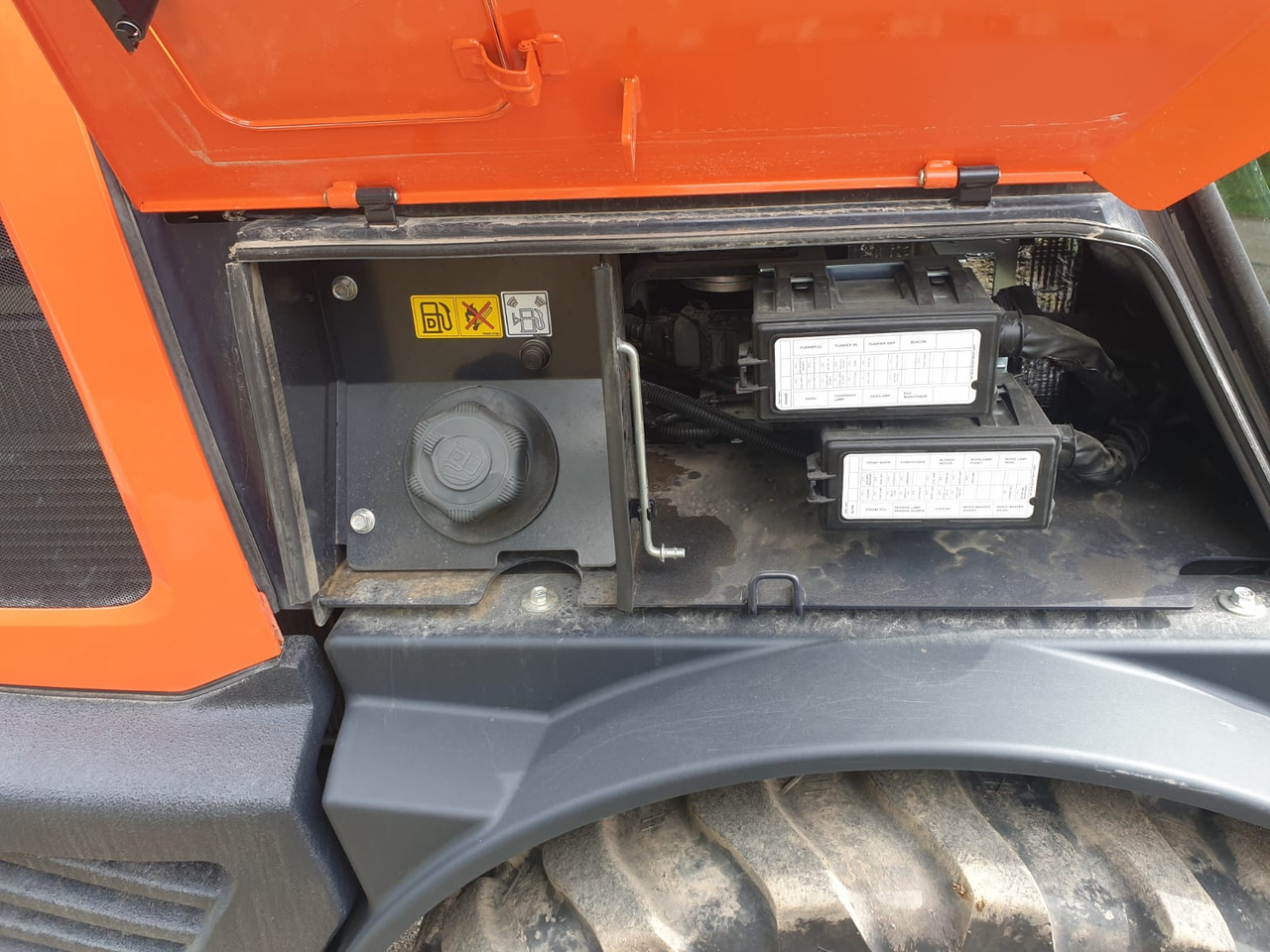 Колісний навантажувач KUBOTA R 070: фото 14