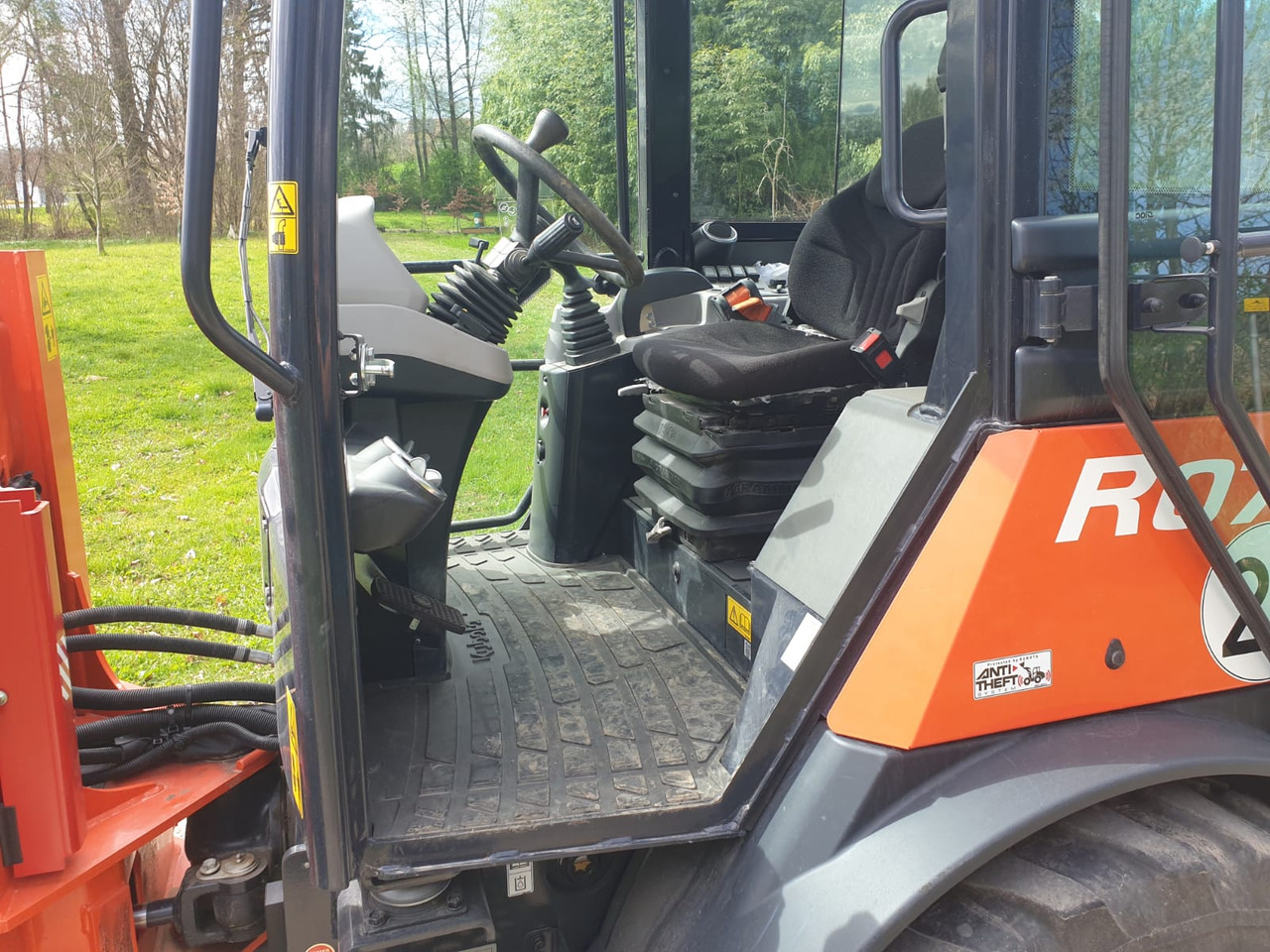 Колісний навантажувач KUBOTA R 070: фото 18