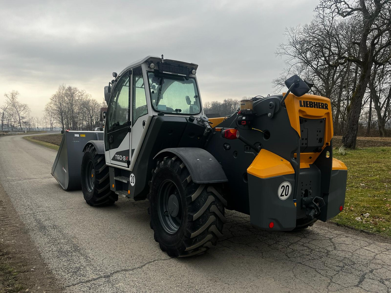 LIEBHERR T 60-9s - Телескопічний фронтальний навантажувач: фото 5 LIEBHERR T 60-9s - Телескопічний фронтальний навантажувач: фото 5