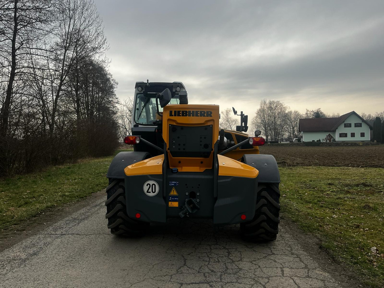 Телескопічний фронтальний навантажувач LIEBHERR T 60-9s: фото 6 Телескопічний фронтальний навантажувач LIEBHERR T 60-9s: фото 6
