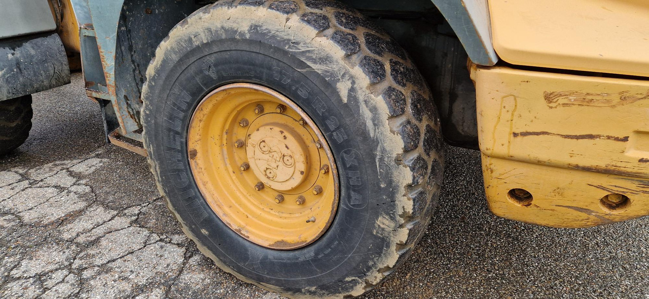 MICHELIN 17.5 R25 - Шина в категорії Колісні навантажувачі: фото 2 MICHELIN 17.5 R25 - Шина в категорії Колісні навантажувачі: фото 2