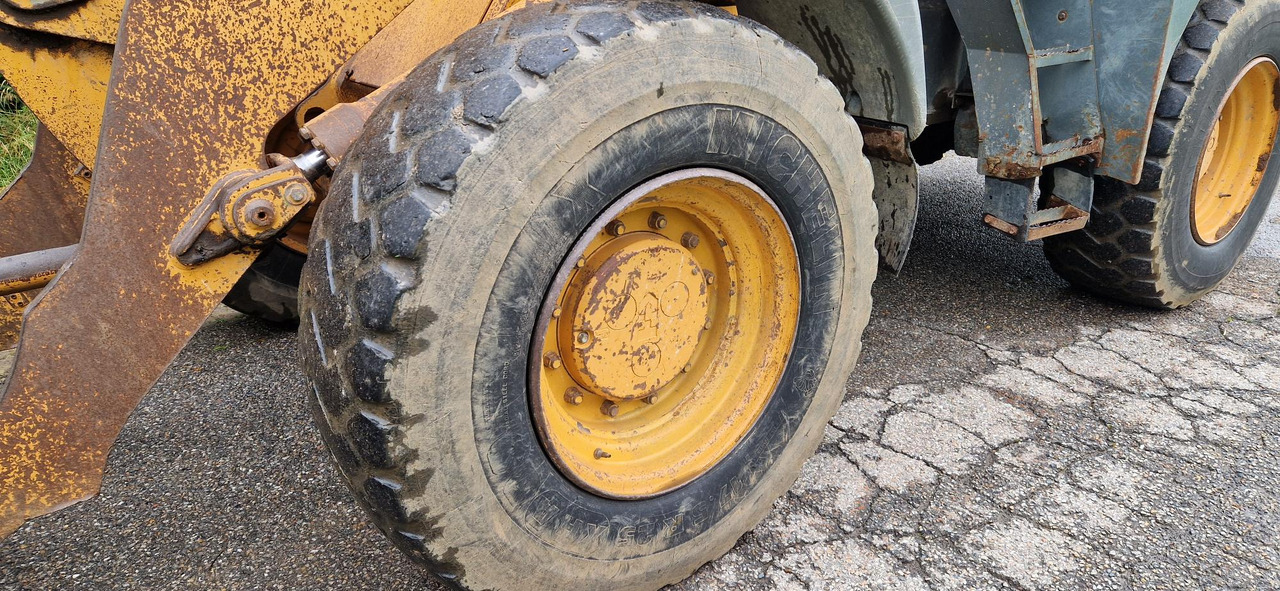 MICHELIN 17.5 R25 - Шина в категорії Колісні навантажувачі: фото 4 MICHELIN 17.5 R25 - Шина в категорії Колісні навантажувачі: фото 4