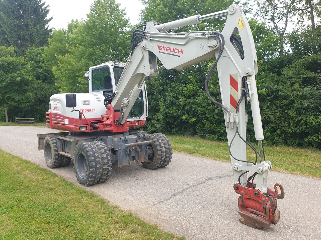 TAKEUCHI TB 295W - Колісний екскаватор: фото 4 TAKEUCHI TB 295W - Колісний екскаватор: фото 4