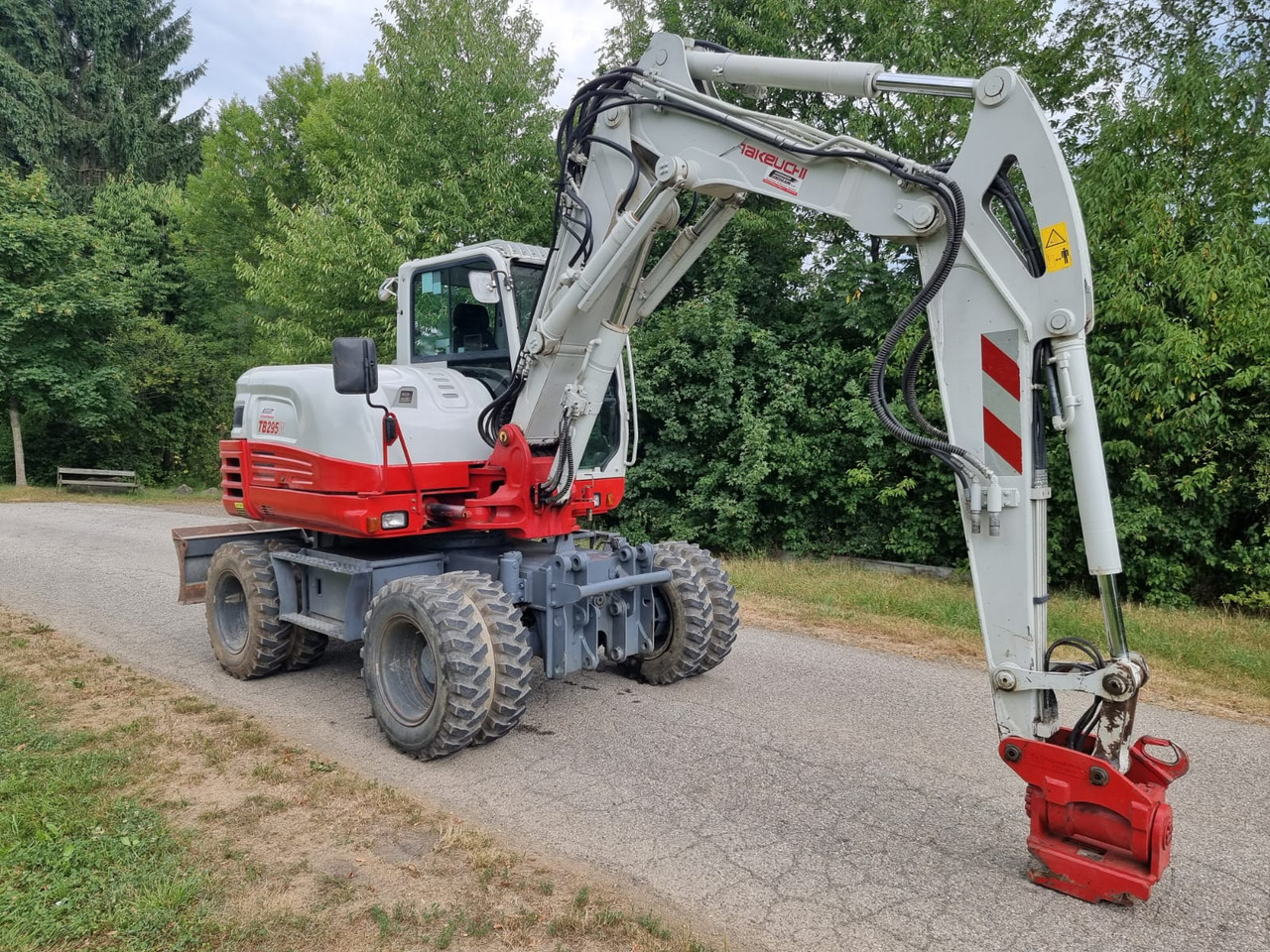 Takeuchi TB 295 W - Колісний екскаватор: фото 4 Takeuchi TB 295 W - Колісний екскаватор: фото 4