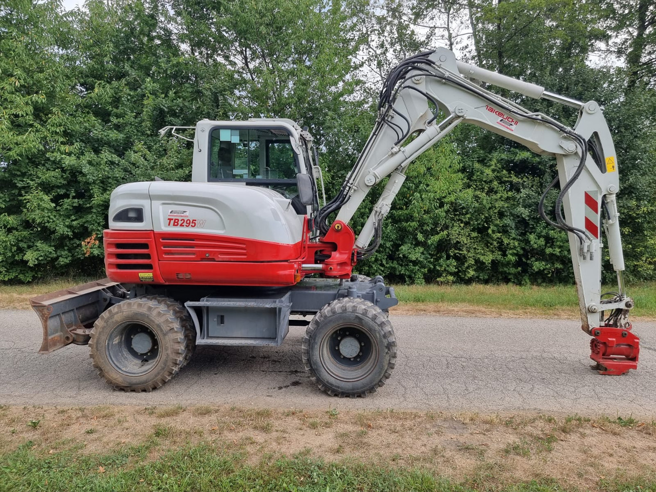Takeuchi TB 295 W - Колісний екскаватор: фото 2 Takeuchi TB 295 W - Колісний екскаватор: фото 2