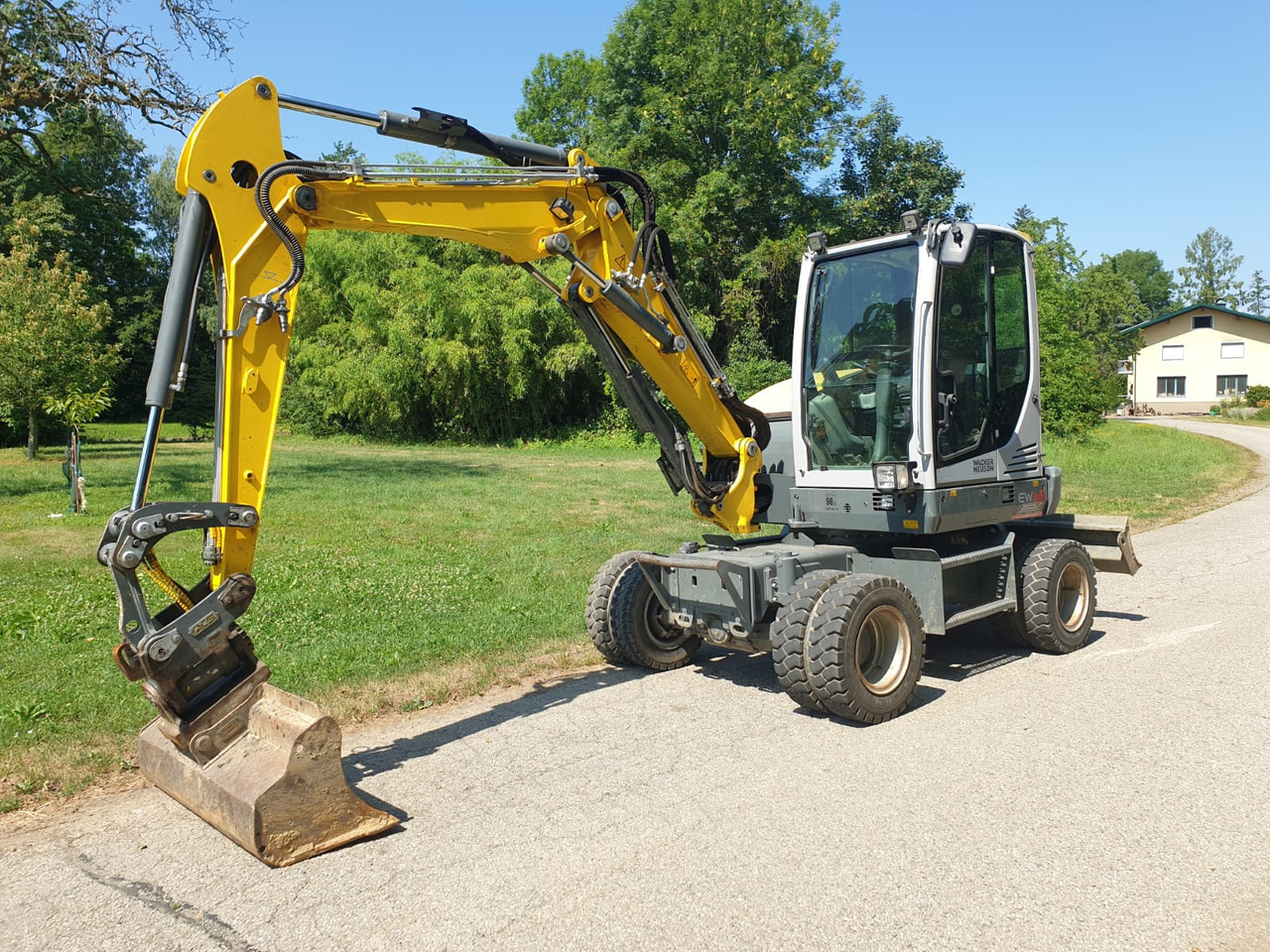 WACKER Neuson EW 65 - Колісний екскаватор: фото 3 WACKER Neuson EW 65 - Колісний екскаватор: фото 3