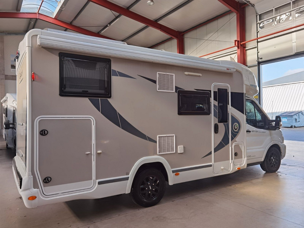 Chausson 627 GA TITANIUM / 170PS / EINZELBETTEN & HUBBETT - Напівінтегрований автобудинок: фото 4 Chausson 627 GA TITANIUM / 170PS / EINZELBETTEN & HUBBETT - Напівінтегрований автобудинок: фото 4
