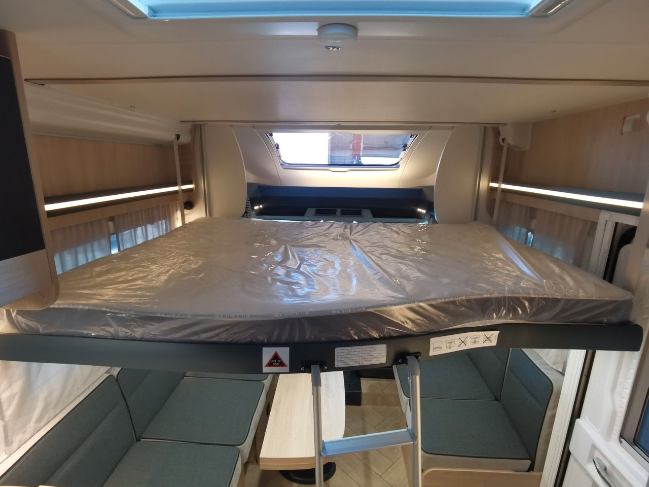 Напівінтегрований автобудинок Chausson 650 TITANIUM / -2026- / 165PS-8G. / AHK/ HUBBETT: фото 18