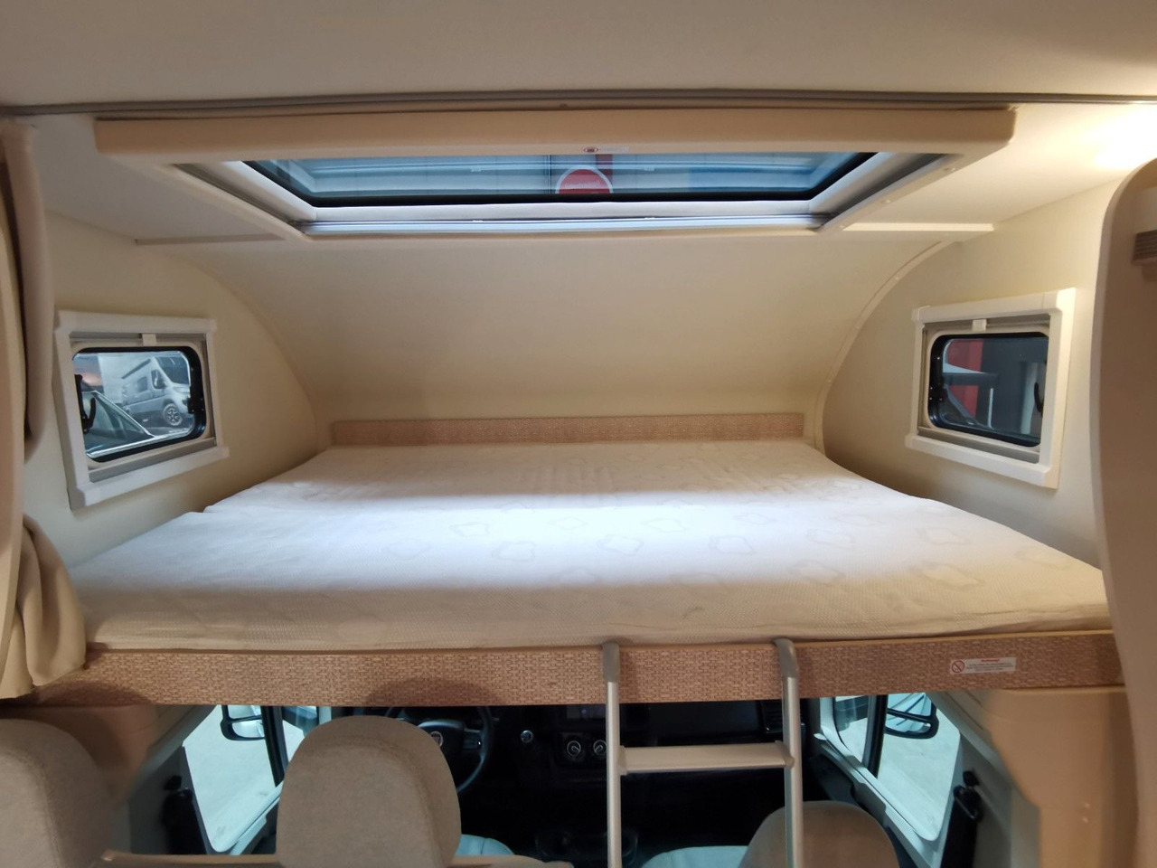 Альковний автобудинок Eura Mobil ACTIVA ONE 690 HB / 180PS-40H MAXI/ PANORAMADACH: фото 20 Альковний автобудинок Eura Mobil ACTIVA ONE 690 HB / 180PS-40H MAXI/ PANORAMADACH: фото 20