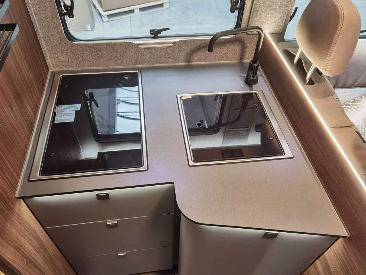Інтегрований автобудинок Eura Mobil INTEGRA LINE 720 EB /-2026-/180-8G/ EINZELBETTEN: фото 16
