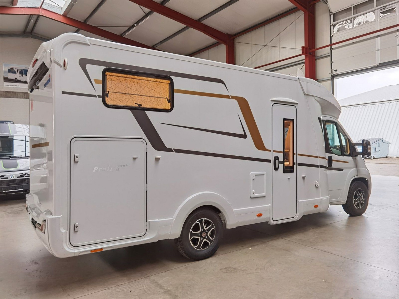 Eura Mobil PROFILA T 695 EB / 140PS/ MONDIAL / EINZELBETTEN - Напівінтегрований автобудинок: фото 4 Eura Mobil PROFILA T 695 EB / 140PS/ MONDIAL / EINZELBETTEN - Напівінтегрований автобудинок: фото 4