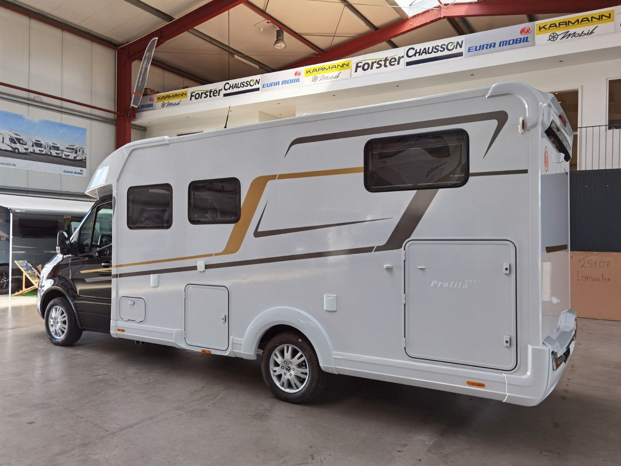 Eura Mobil PROFILA T 726 EB /-2025-/ MONDIAL PLUS & S-PAKET - Напівінтегрований автобудинок: фото 5 Eura Mobil PROFILA T 726 EB /-2025-/ MONDIAL PLUS & S-PAKET - Напівінтегрований автобудинок: фото 5