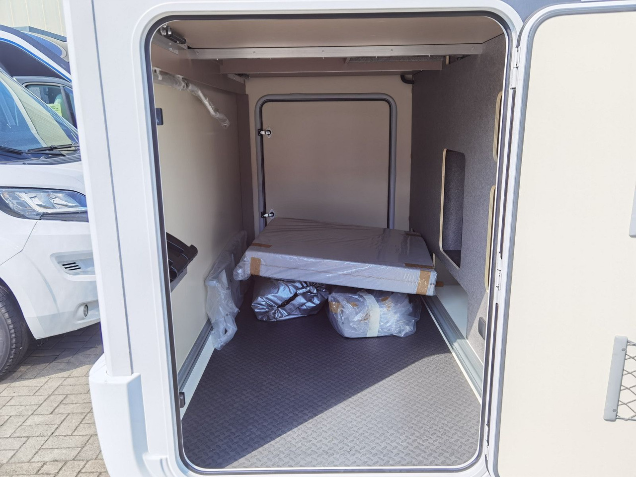 Напівінтегрований автобудинок Eura Mobil PROFILA T 726 EB - MODELL 2025 -MONDIAL PLUS & S: фото 11