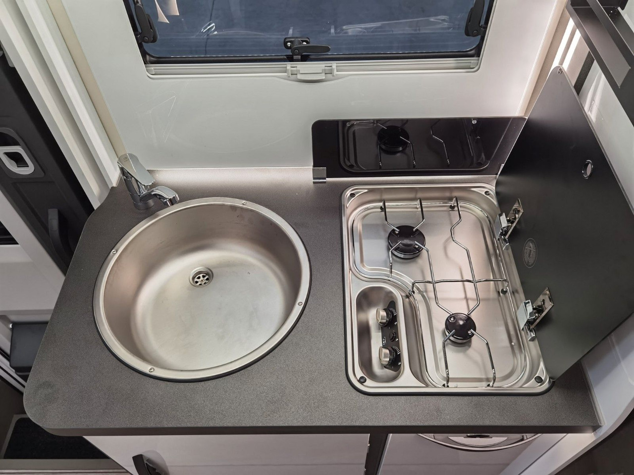 Альковний автобудинок Forster A 699 EB / - 2026 - / 165 PS - 8G / EINZELBETTEN: фото 18 Альковний автобудинок Forster A 699 EB / - 2026 - / 165 PS - 8G / EINZELBETTEN: фото 18