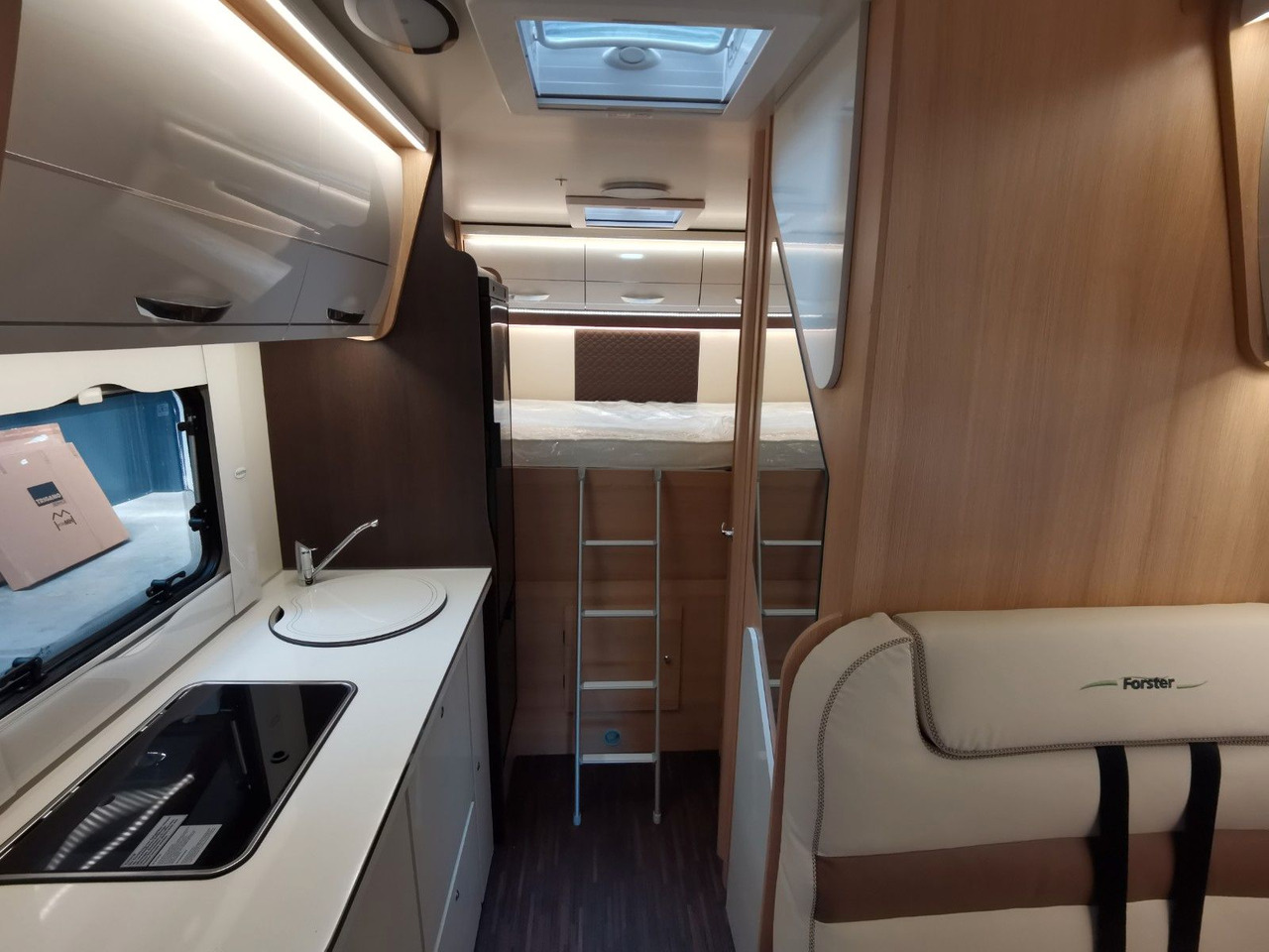 Альковний автобудинок Forster A 699 HB /140PS / VB - ZUBEHÖR-PAKET/ 6x SITZP.: фото 18