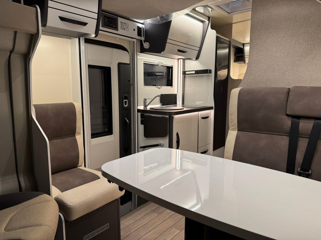 Напівінтегрований автобудинок Forster T 699 EB / -2026-/ 140PS/ EINZELBETTEN & HUBBETT: фото 16