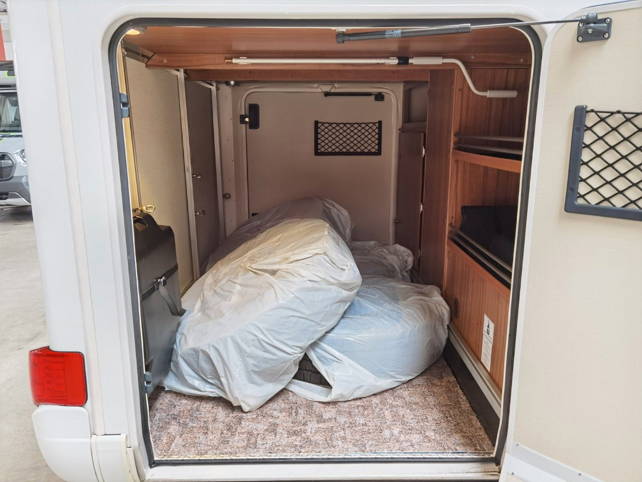 Напівінтегрований автобудинок HYMER / ERIBA / HYMERCAR EXSIS T 588 / SAT / AHK / NAVI / EINZELBETTEN: фото 9