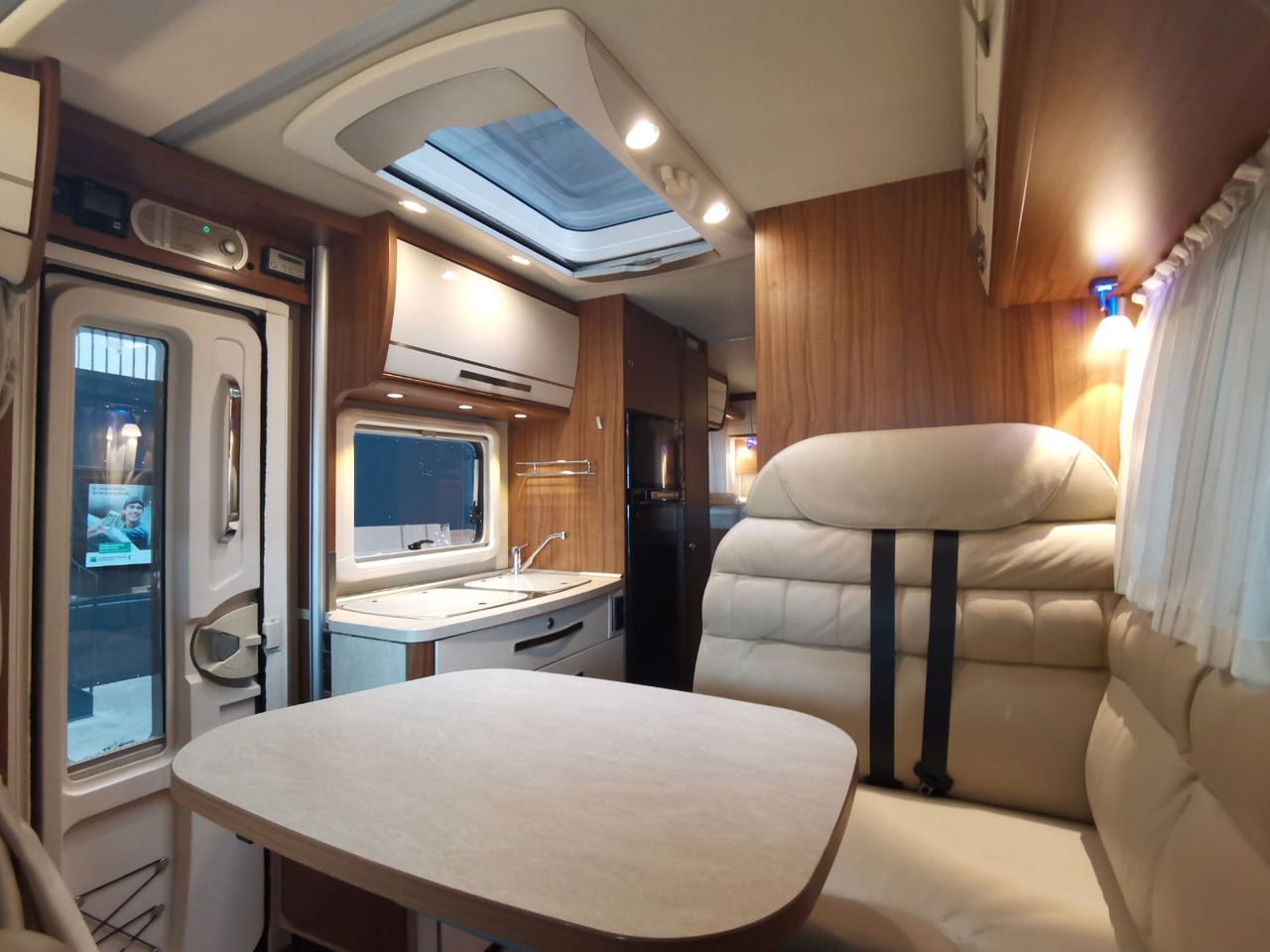 Напівінтегрований автобудинок HYMER / ERIBA / HYMERCAR EXSIS T 588 / SAT / AHK / NAVI / EINZELBETTEN: фото 12
