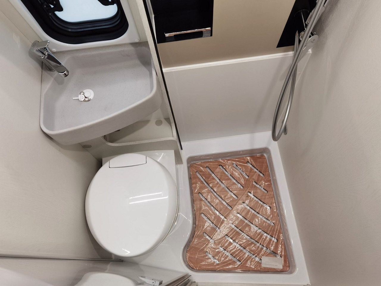 Кастенваген Karmann DAVIS 630 LIFESTYLE/ - 2026 - / XXL-HUBBETT -GAR: фото 22 Кастенваген Karmann DAVIS 630 LIFESTYLE/ - 2026 - / XXL-HUBBETT -GAR: фото 22