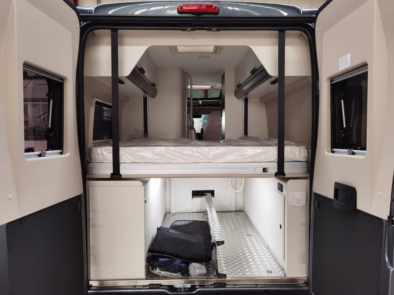 Кастенваген Karmann DAVIS 630 LIFESTYLE/ - 2026 - / XXL-HUBBETT -GAR: фото 11 Кастенваген Karmann DAVIS 630 LIFESTYLE/ - 2026 - / XXL-HUBBETT -GAR: фото 11