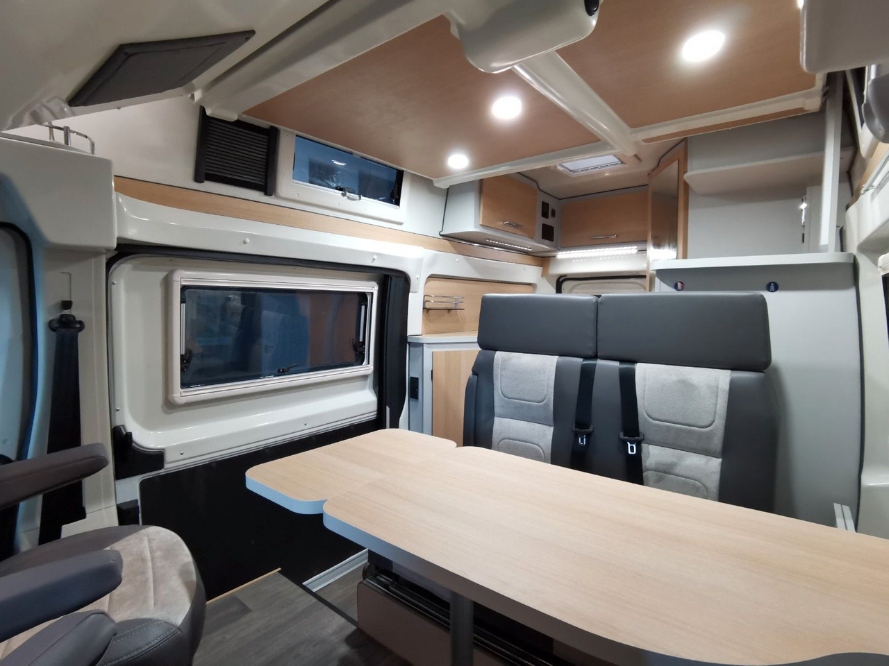 Кастенваген Karmann DEXTER 550 / 140PS / CONCEPT - PAKET & HUBBETT Karmann DEXTER 550 / 140PS / CONCEPT - PAKET & HUBBETT: фото 12