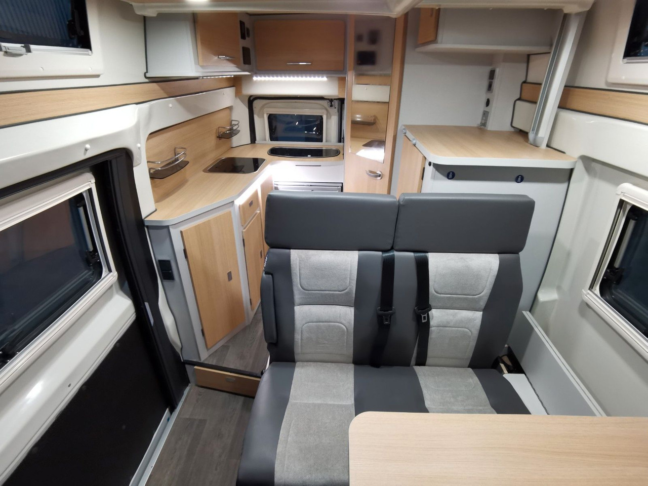 Кастенваген Karmann DEXTER 550 / 140PS / CONCEPT - PAKET & HUBBETT Karmann DEXTER 550 / 140PS / CONCEPT - PAKET & HUBBETT: фото 13