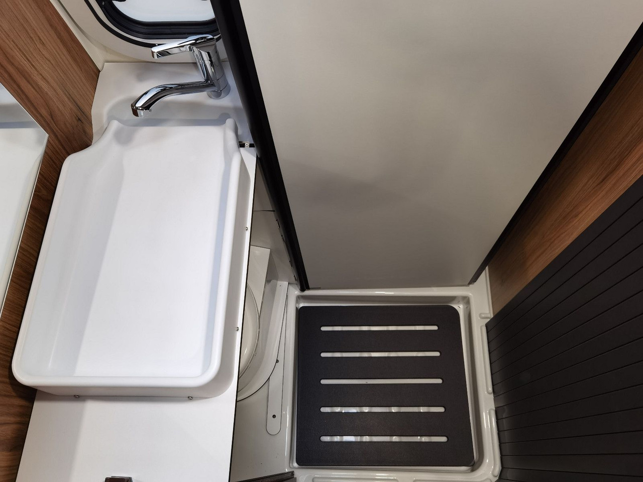 Кастенваген Karmann DEXTER 580 /-MODELL 2026-/ PANORAMA DACHFENSTER: фото 20