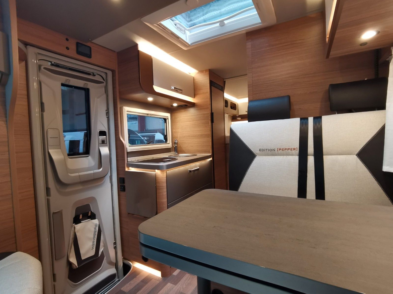 Напівінтегрований автобудинок Weinsberg CARACOMPACT 600 MEG PEPPER / MODELL 2026: фото 13 Напівінтегрований автобудинок Weinsberg CARACOMPACT 600 MEG PEPPER / MODELL 2026: фото 13