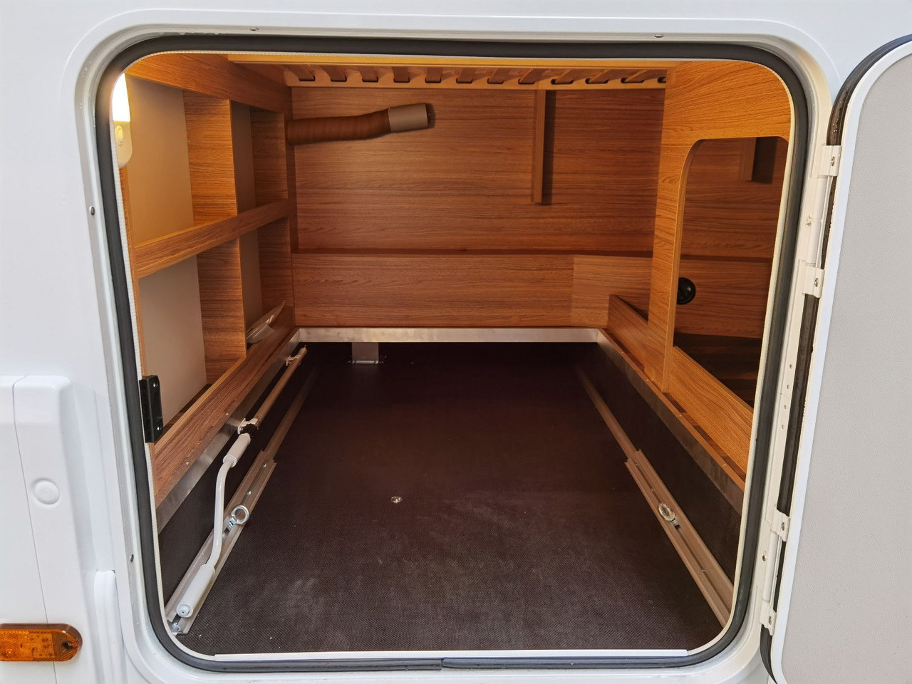 Напівінтегрований автобудинок Weinsberg CARACOMPACT 600 MF EDITION PEPPER /- MODELL 2025: фото 11 Напівінтегрований автобудинок Weinsberg CARACOMPACT 600 MF EDITION PEPPER /- MODELL 2025: фото 11