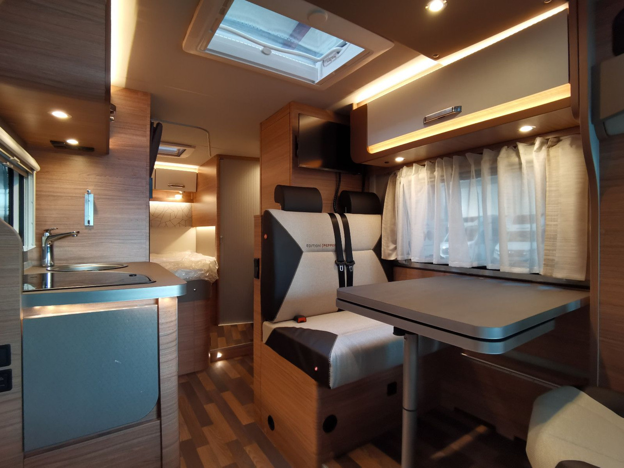 Напівінтегрований автобудинок Weinsberg CARACOMPACT 600 MF EDITION PEPPER /- MODELL 2025: фото 13 Напівінтегрований автобудинок Weinsberg CARACOMPACT 600 MF EDITION PEPPER /- MODELL 2025: фото 13