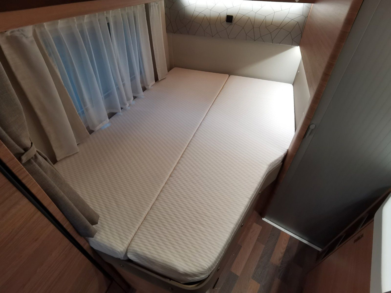 Напівінтегрований автобудинок Weinsberg CARACOMPACT 600 MF PEPPER / 140PS - 9G AUTOMATIK: фото 21 Напівінтегрований автобудинок Weinsberg CARACOMPACT 600 MF PEPPER / 140PS - 9G AUTOMATIK: фото 21