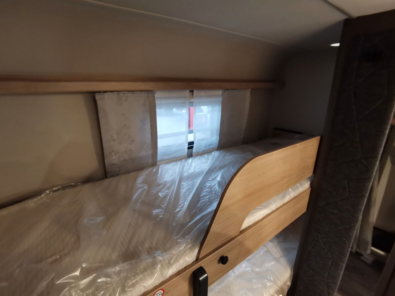 Причіп дача Weinsberg CARAONE 480 QDK / - 2026 - / ETAGENBETTEN: фото 21 Причіп дача Weinsberg CARAONE 480 QDK / - 2026 - / ETAGENBETTEN: фото 21